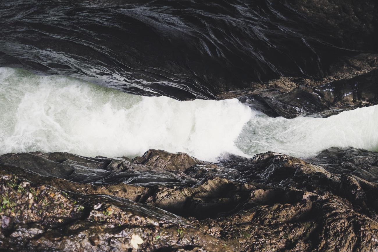 Die Breitachklamm: Gewaltige Felswände, rauschendes und tosendes Wasser