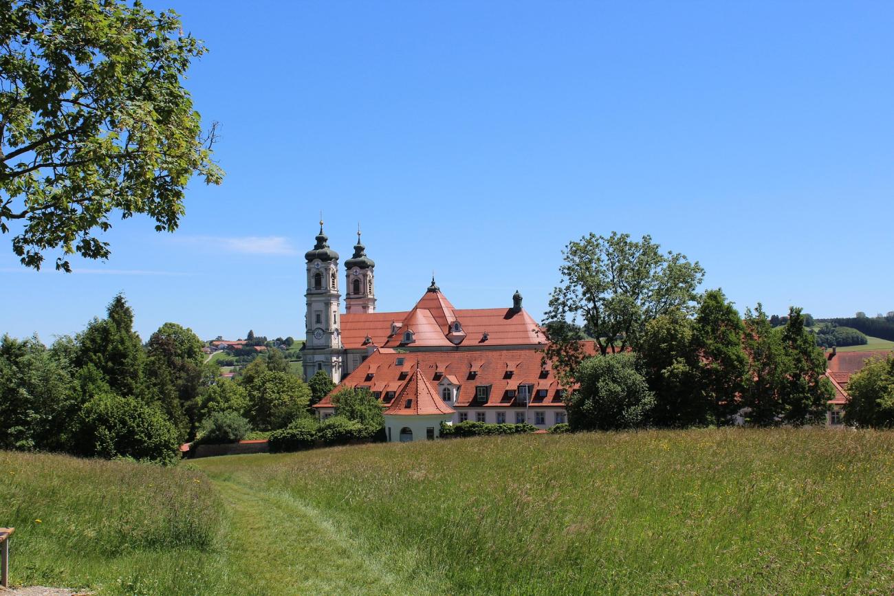 Ottobeuren: Das Dorf unter der Basilika – und was es drumherum zu sehen gibt