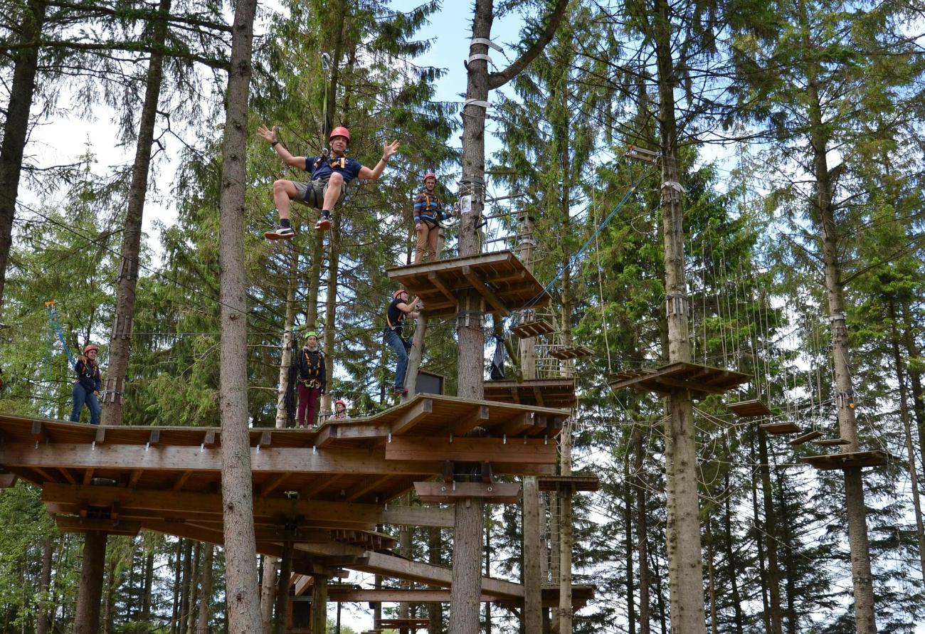 Kletterwald Bärenfalle: Tarzan spielen im größten Waldspielplatz Bayerns
