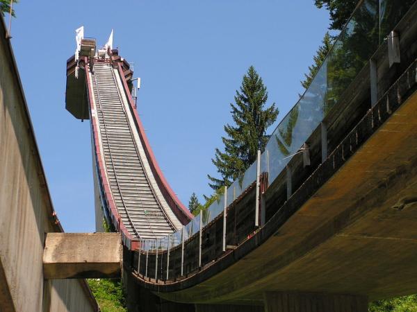 72 Meter über dem Boden: Der spektakuläre Ausblick von der Heini-Klopfer-Skiflugschanze